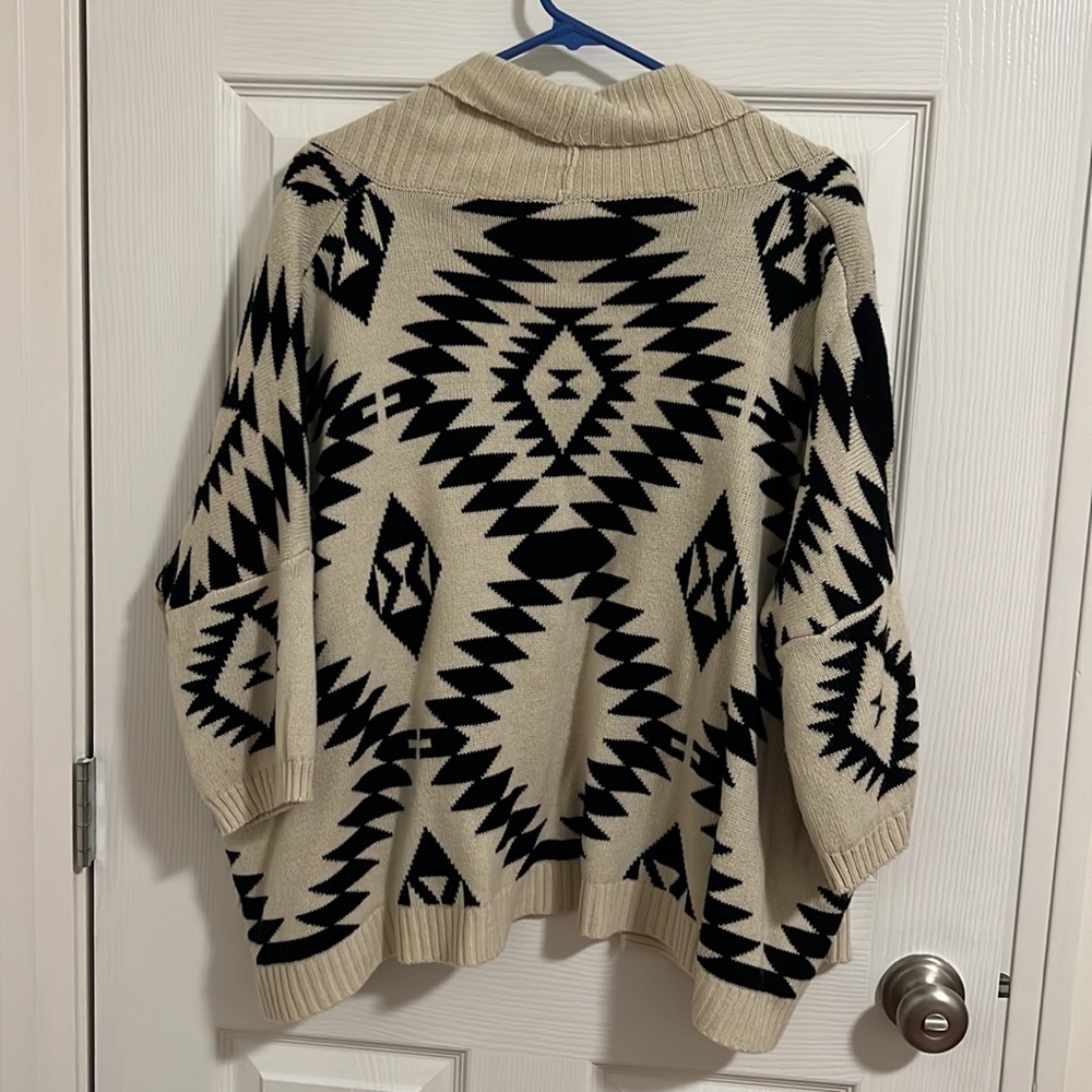 Cardigan - Picture 2 of 5